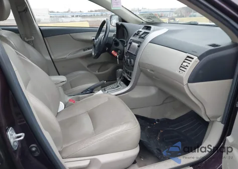 2013 Toyota Corolla Le Special Edition z USA, uszkodzony, nr VIN 2T1BU4EE4DC075966